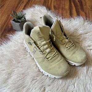 On Cloud Women’s High Top Running Shoes Pale Yellow Green
